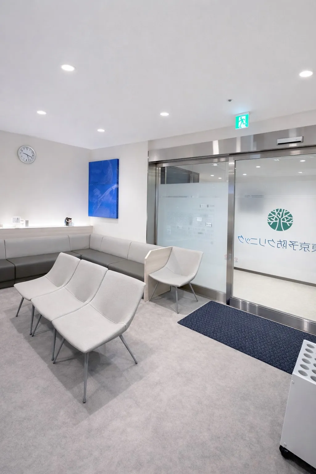 働く男性も通いやすい、洗練された空間の東京予防クリニック